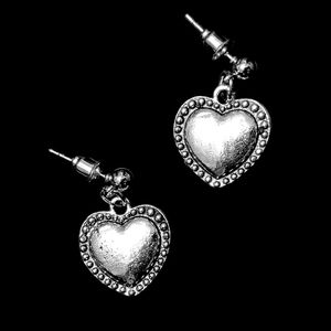 NWT Goth Boho Silver Vintage Style Dangly Heart Earrings